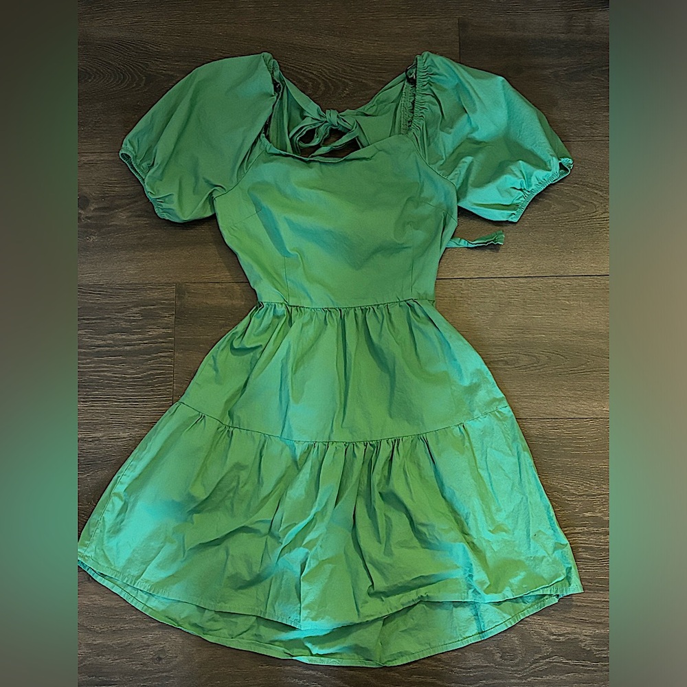 Forever 21 Kelly Green Puff Short Sleeve Open Back Tie Dress